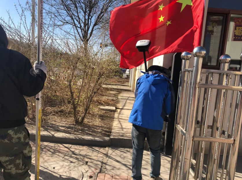 固定更加簡(jiǎn)單，直接測(cè)量到墻角